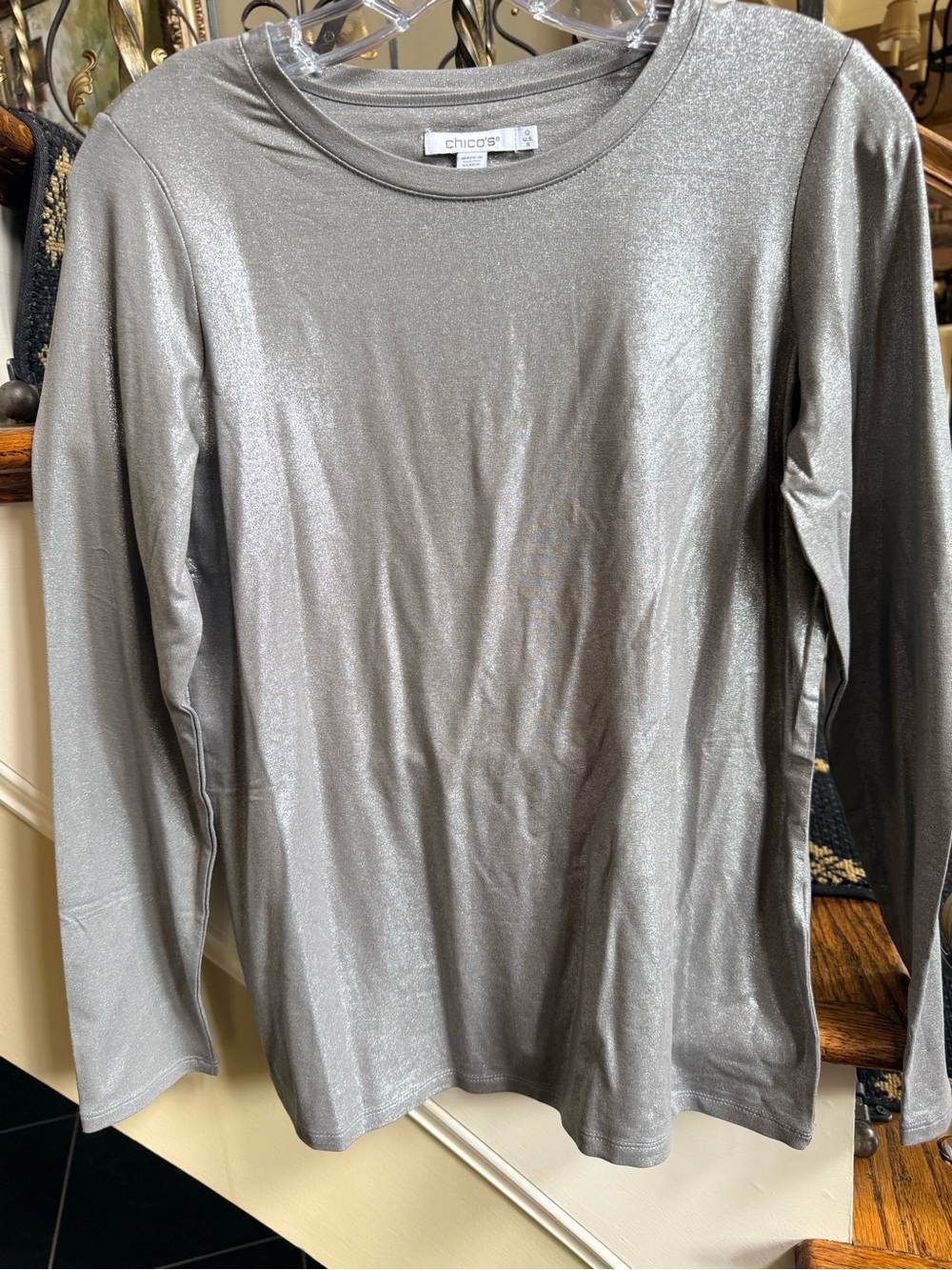 Chico’s Silver Metallic Long sleeve top. EUC Size 0 . Stretch material